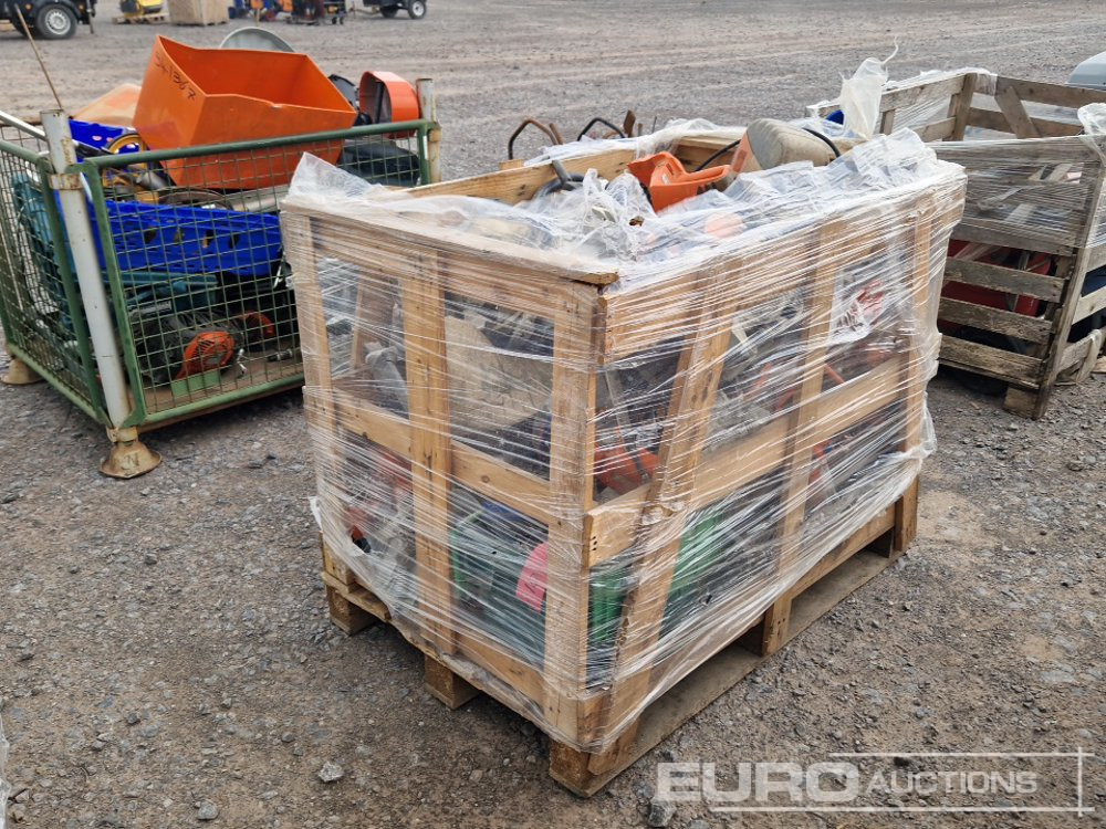 Pallet of Stihl Consaws, Pole Saw Head & Engine (Spares) - Matériel de chantier: photos 5 Pallet of Stihl Consaws, Pole Saw Head & Engine (Spares) - Matériel de chantier: photos 5