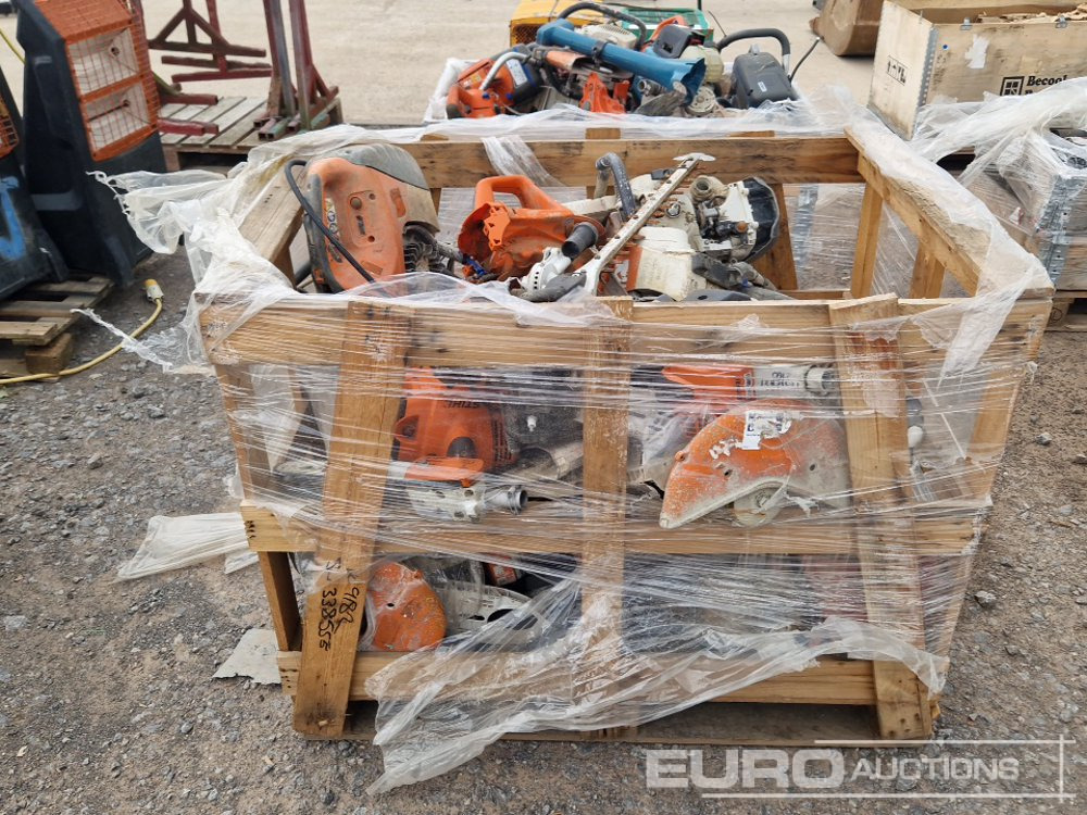 Pallet of Stihl Consaws, Pole Saw Head & Engine (Spares) - Matériel de chantier: photos 2 Pallet of Stihl Consaws, Pole Saw Head & Engine (Spares) - Matériel de chantier: photos 2