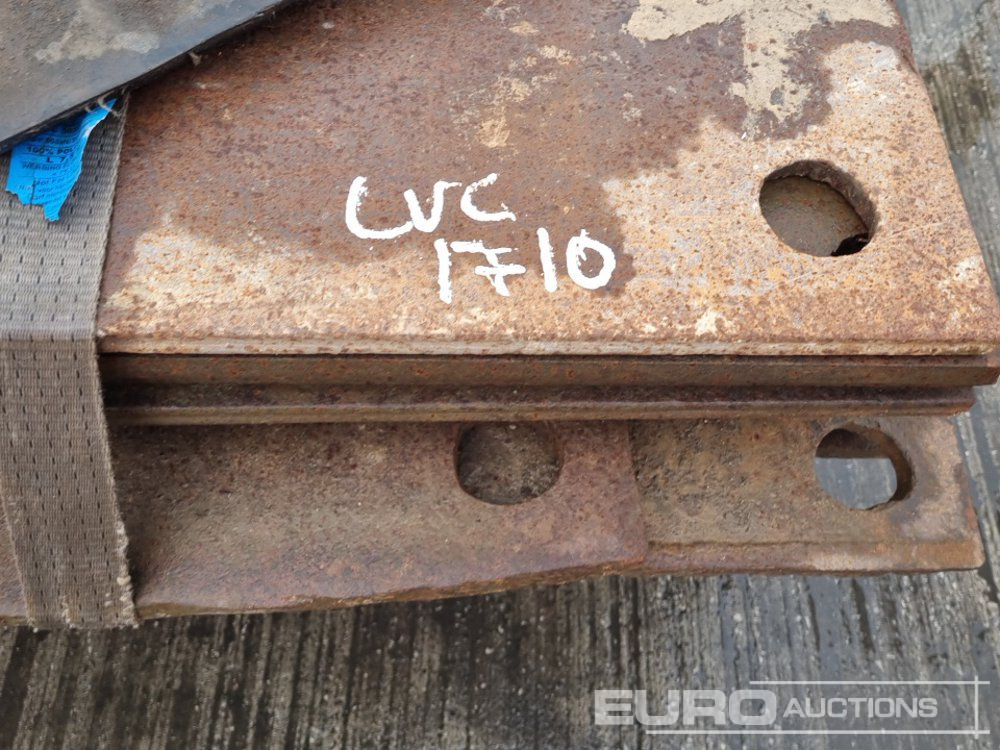 Matériel de chantier Pallet of Various Sized Steel Plates: photos 12