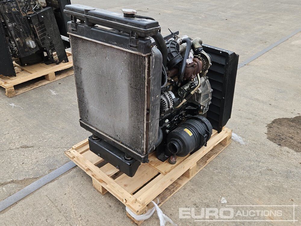 Perkins 4 Cylinder Engine - Moteur: photos 1 Perkins 4 Cylinder Engine - Moteur: photos 1
