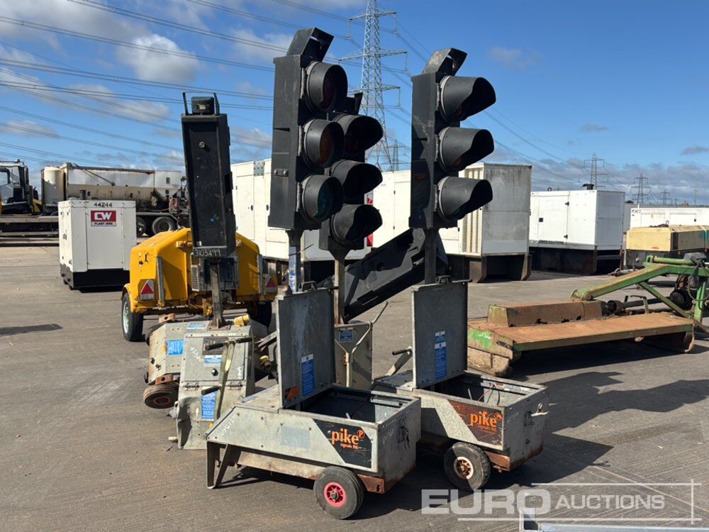Pike 5 Way Traffic Light System - Remorque porte engin: photos 4 Pike 5 Way Traffic Light System - Remorque porte engin: photos 4