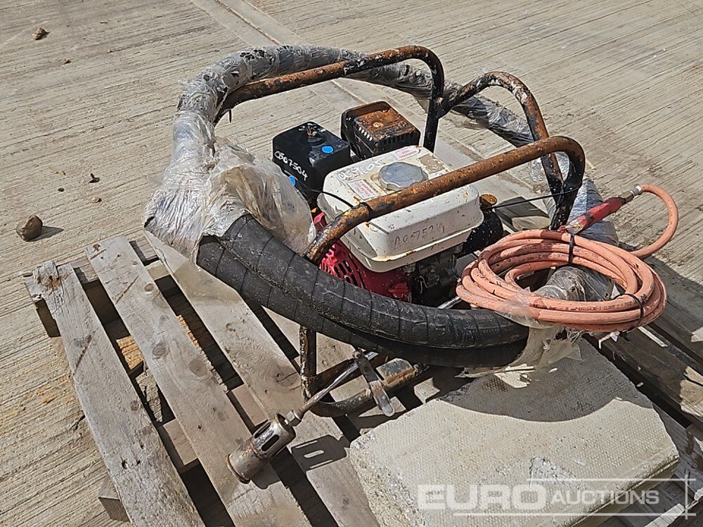 Poker Drive Unit, Honda Engine, Propane Torch - Travaux routiers: photos 5 Poker Drive Unit, Honda Engine, Propane Torch - Travaux routiers: photos 5