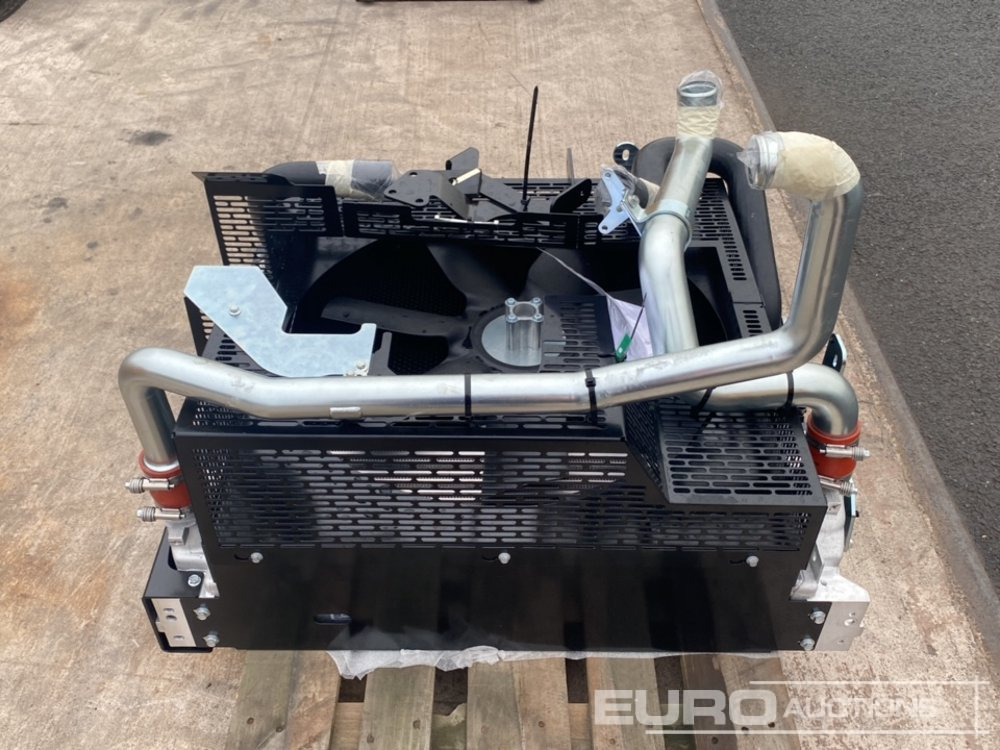 Radiator to suit CAT - Radiateur pour Engins de chantier: photos 4 Radiator to suit CAT - Radiateur pour Engins de chantier: photos 4