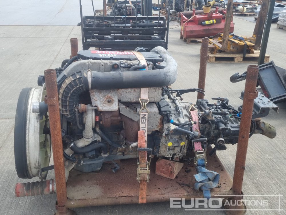 Renault 6 Cylinder Engine, Gearbox - Moteur: photos 2 Renault 6 Cylinder Engine, Gearbox - Moteur: photos 2