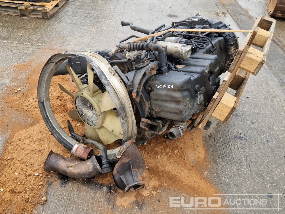 Renault 6 Cylinder Engine - Moteur: photos 1 Renault 6 Cylinder Engine - Moteur: photos 1