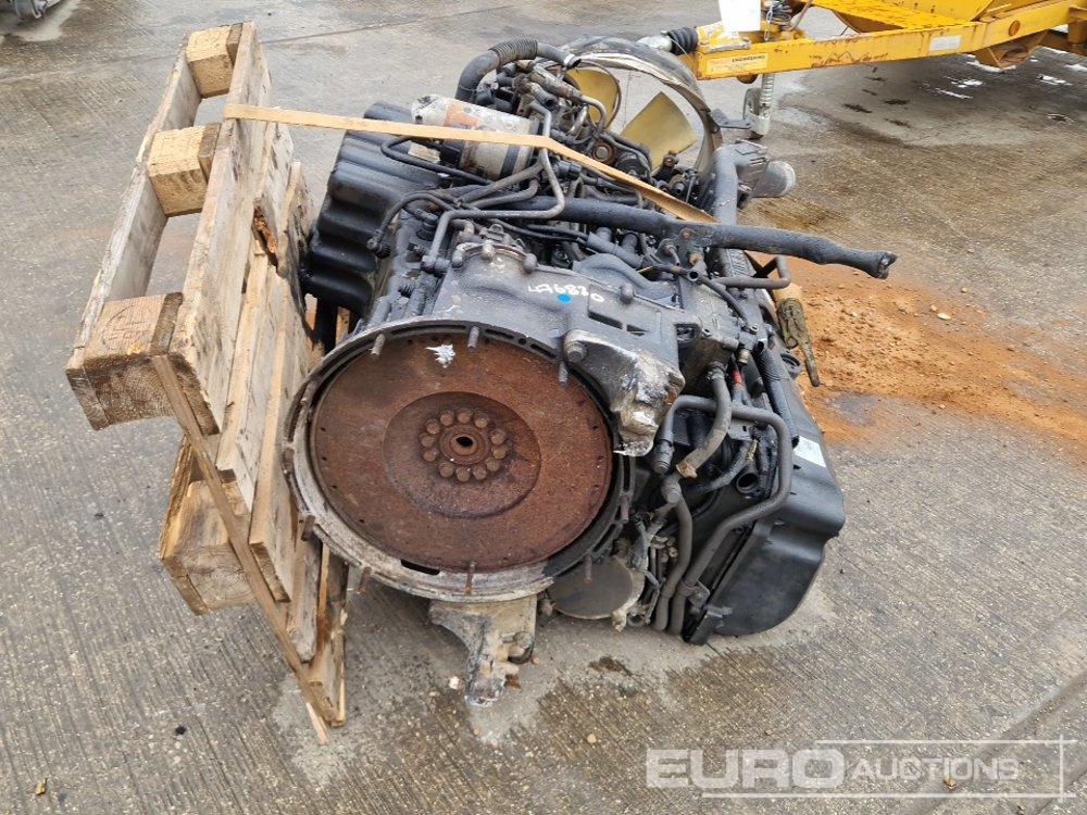 Renault 6 Cylinder Engine - Moteur: photos 4 Renault 6 Cylinder Engine - Moteur: photos 4