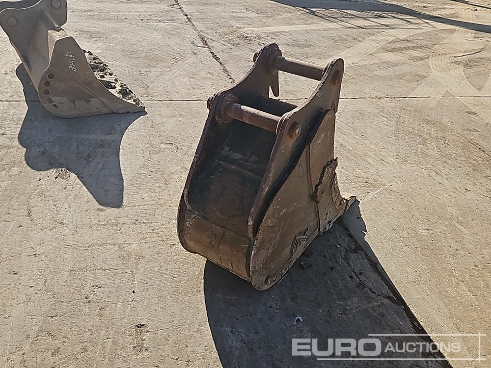 Rhinox 18" Digging Bucket 65mm Pin to suit 13 Ton Excavator - Godet: photos 5 Rhinox 18" Digging Bucket 65mm Pin to suit 13 Ton Excavator - Godet: photos 5