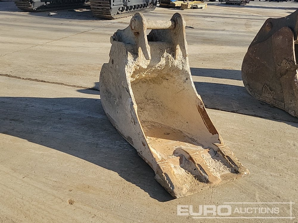 Rhinox 24" Digging Bucket 65mm Pin to suit 13 Ton Excavator - Godet: photos 1 Rhinox 24" Digging Bucket 65mm Pin to suit 13 Ton Excavator - Godet: photos 1