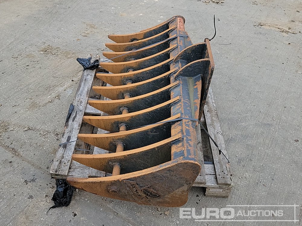 Rhinox 58" Rake - Godet: photos 2 Rhinox 58" Rake - Godet: photos 2