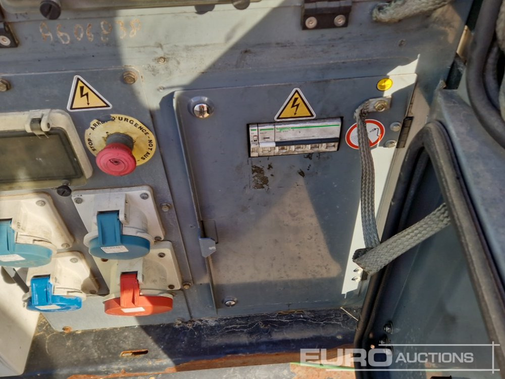 Groupe électrogène SDMO R33: photos 21