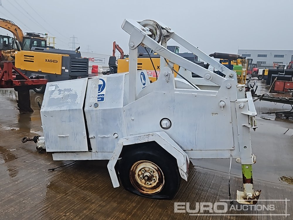 Single Axle Winch, Petter Engine - Treuil: photos 2 Single Axle Winch, Petter Engine - Treuil: photos 2