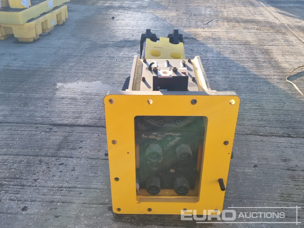 Soosan SQ80 - Marteau hydraulique: photos 4 Soosan SQ80 - Marteau hydraulique: photos 4