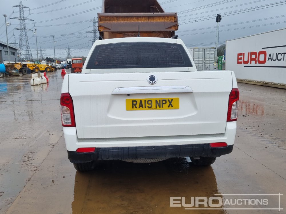 Ssangyong Musso - Pick-up: photos 4 Ssangyong Musso - Pick-up: photos 4