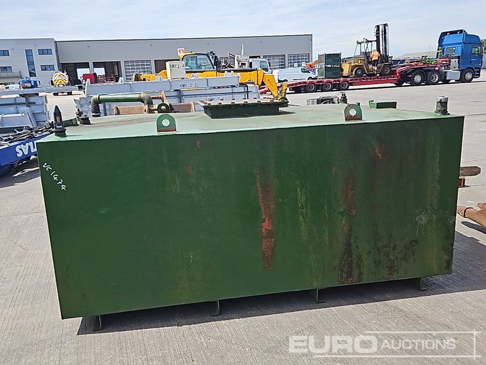 Static Fuel Bowser - Cuve de stockage: photos 2 Static Fuel Bowser - Cuve de stockage: photos 2