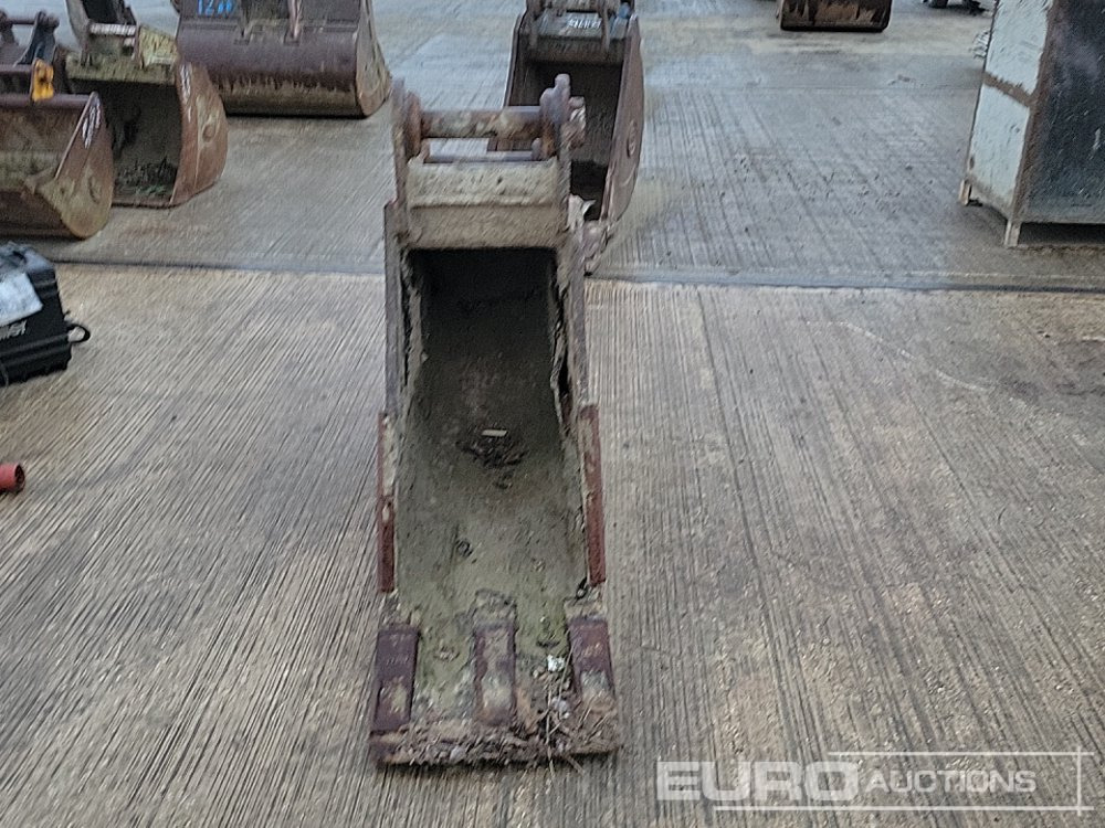 Strickland 18" Digging Bucket 65mm Pin to suit 13 Ton Excavator - Godet: photos 2 Strickland 18" Digging Bucket 65mm Pin to suit 13 Ton Excavator - Godet: photos 2