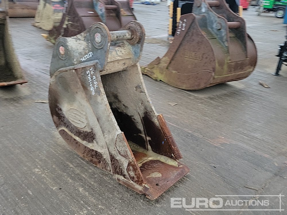 Strickland 18" Digging Bucket 65mm Pin to suit 13 Ton Excavator - Godet: photos 1 Strickland 18" Digging Bucket 65mm Pin to suit 13 Ton Excavator - Godet: photos 1