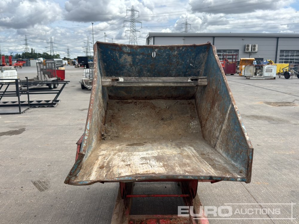 Tipping Skip to suit Forklift (2 of) - Benne basculante: photos 5 Tipping Skip to suit Forklift (2 of) - Benne basculante: photos 5