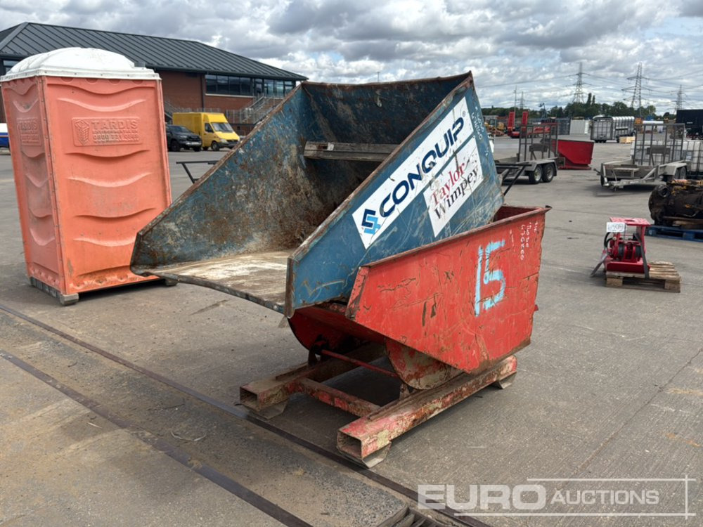 Tipping Skip to suit Forklift (2 of) - Benne basculante: photos 1 Tipping Skip to suit Forklift (2 of) - Benne basculante: photos 1