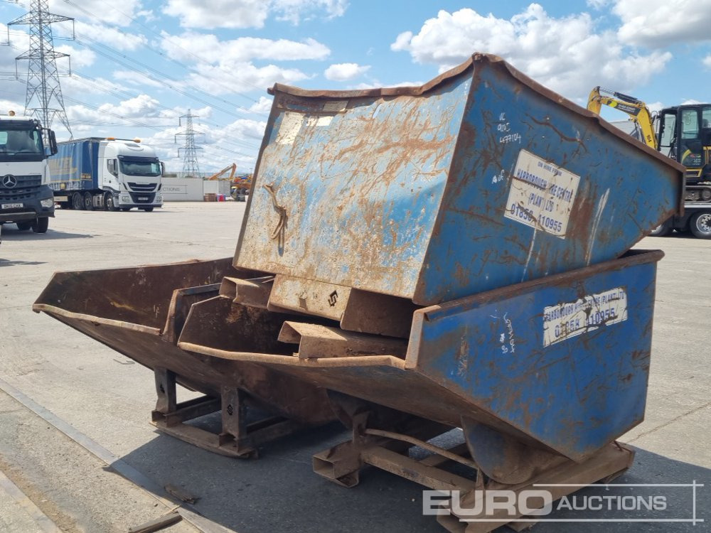 Tipping Skip to suit Forklift (3 of) - Benne basculante: photos 1 Tipping Skip to suit Forklift (3 of) - Benne basculante: photos 1