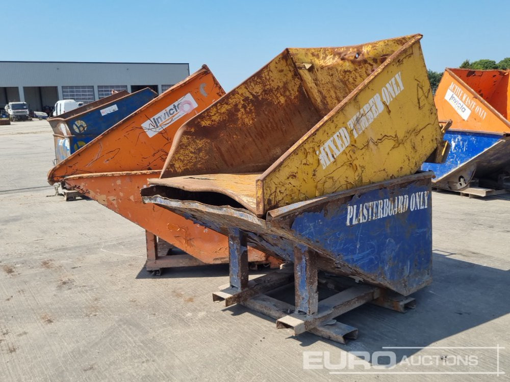 Tipping Skip to suit Forklift (4 of) - Benne basculante: photos 1 Tipping Skip to suit Forklift (4 of) - Benne basculante: photos 1