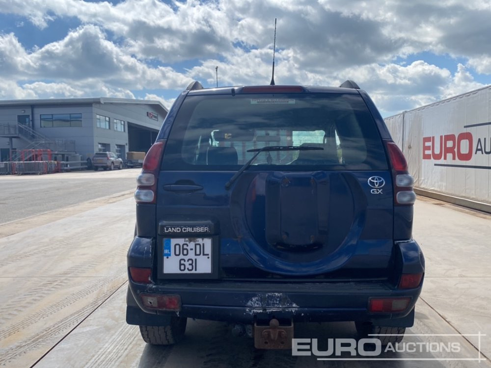 Toyota Land Cruiser - SUV: photos 4 Toyota Land Cruiser - SUV: photos 4