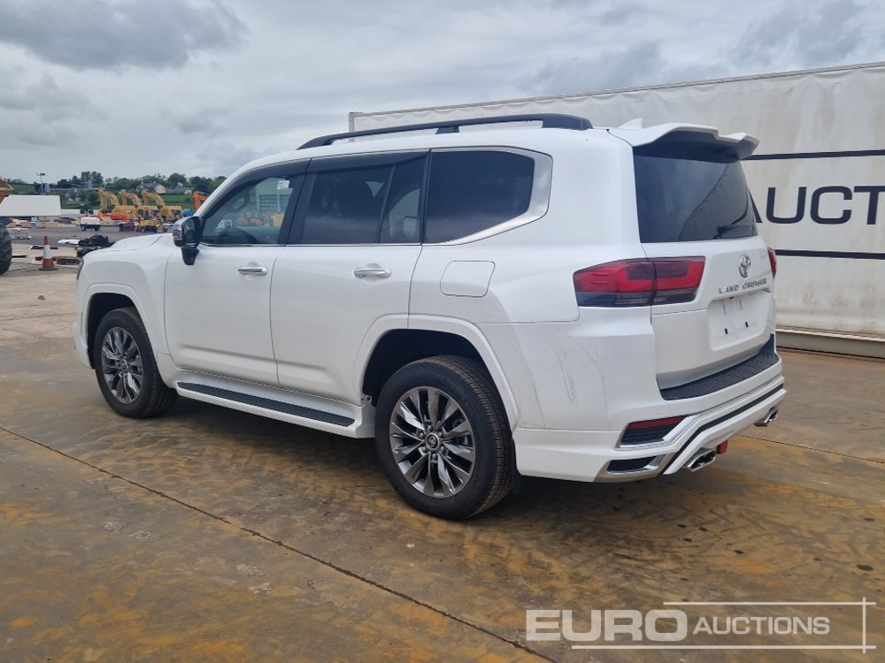 Toyota Land Cruiser - SUV: photos 3 Toyota Land Cruiser - SUV: photos 3