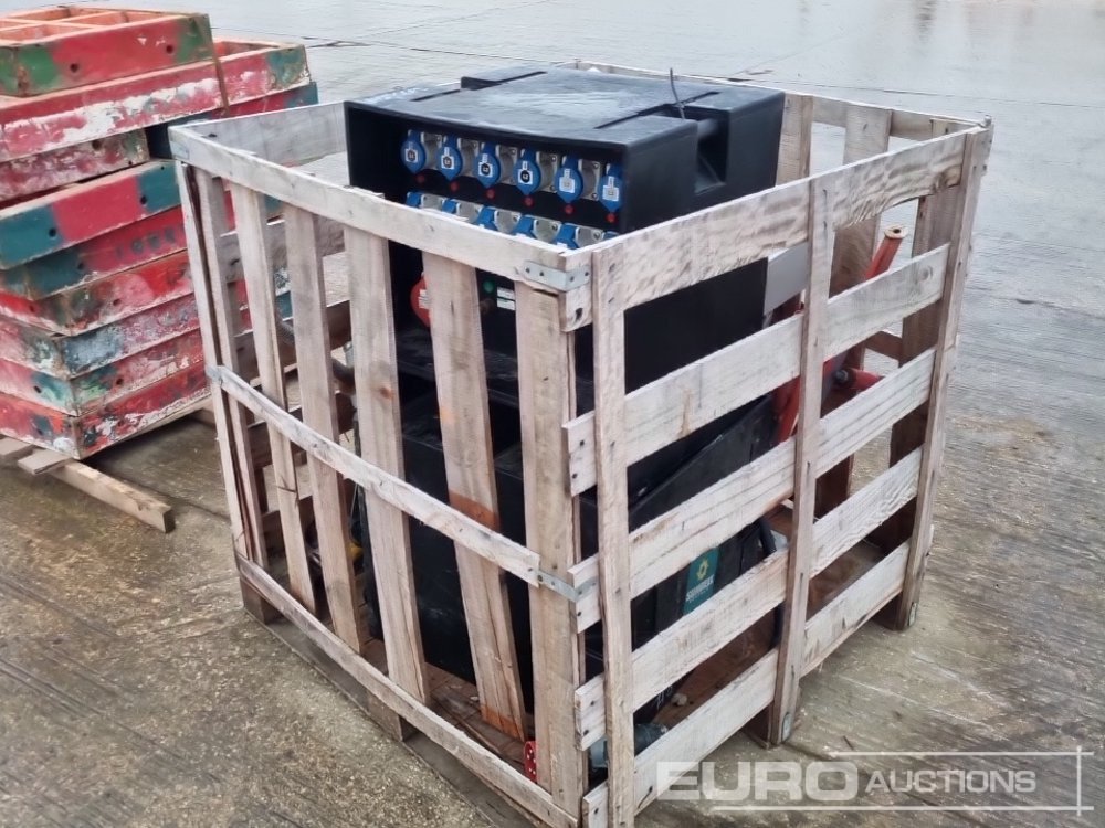 Tri Pod Stands (4 of), 110 Volt Reciprocating Saw, Metabo 110 VotAngle Grinder, 400 Volt Distribution Board (2 of) - Matériel de chantier: photos 3 Tri Pod Stands (4 of), 110 Volt Reciprocating Saw, Metabo 110 VotAngle Grinder, 400 Volt Distribution Board (2 of) - Matériel de chantier: photos 3