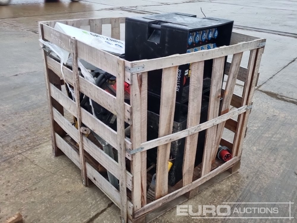 Tri Pod Stands (4 of), 110 Volt Reciprocating Saw, Metabo 110 VotAngle Grinder, 400 Volt Distribution Board (2 of) - Matériel de chantier: photos 2 Tri Pod Stands (4 of), 110 Volt Reciprocating Saw, Metabo 110 VotAngle Grinder, 400 Volt Distribution Board (2 of) - Matériel de chantier: photos 2