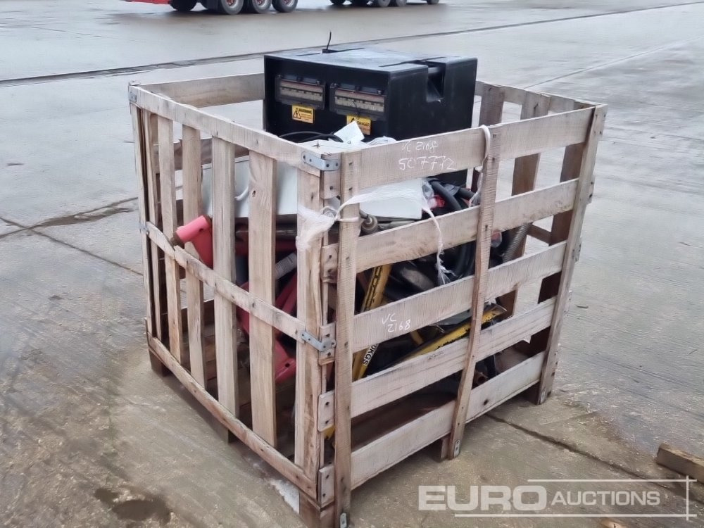 Tri Pod Stands (4 of), 110 Volt Reciprocating Saw, Metabo 110 VotAngle Grinder, 400 Volt Distribution Board (2 of) - Matériel de chantier: photos 1 Tri Pod Stands (4 of), 110 Volt Reciprocating Saw, Metabo 110 VotAngle Grinder, 400 Volt Distribution Board (2 of) - Matériel de chantier: photos 1