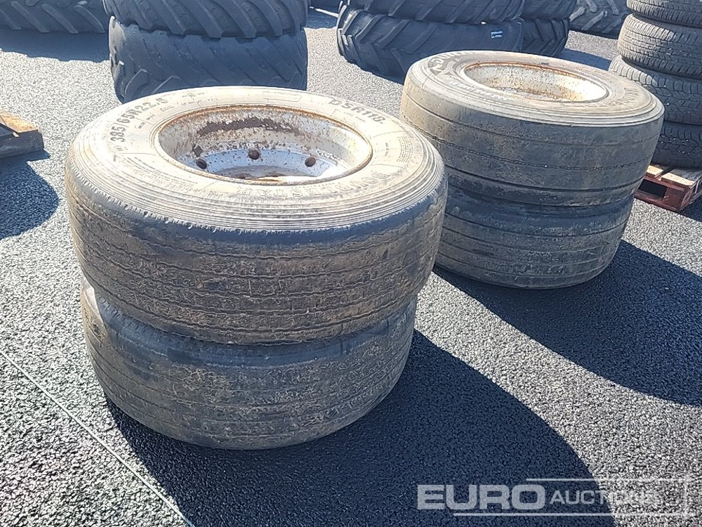 Tyre and Rim to suit Lorry - Pneu: photos 2 Tyre and Rim to suit Lorry - Pneu: photos 2