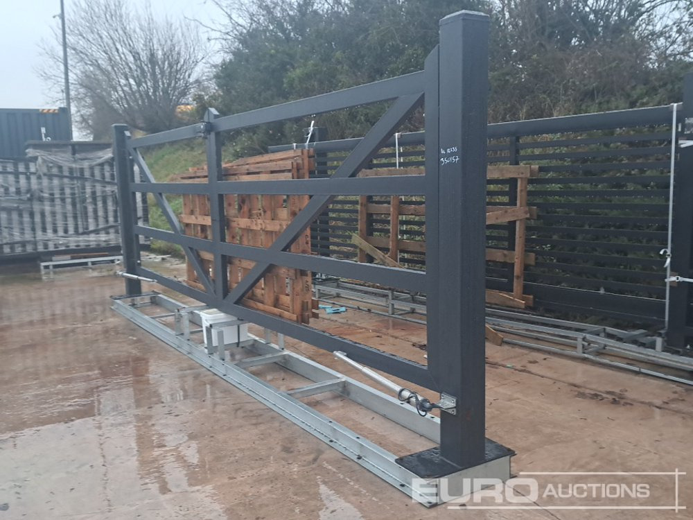 Unused 18' Electric Gate - Matériel de chantier: photos 1 Unused 18' Electric Gate - Matériel de chantier: photos 1