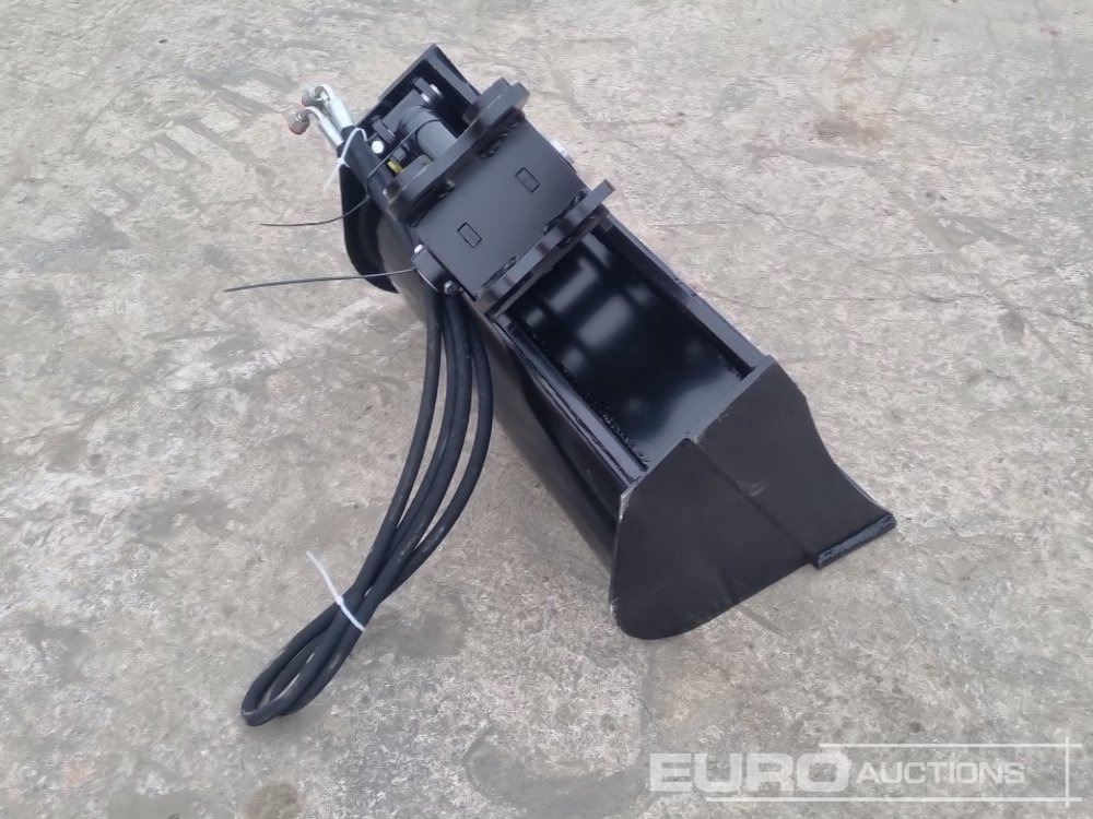 Unused 2025 Captok 24" Hydraulic Tilting Bucket 25mm Pin to suit Mini Excavator - Godet: photos 5 Unused 2025 Captok 24" Hydraulic Tilting Bucket 25mm Pin to suit Mini Excavator - Godet: photos 5
