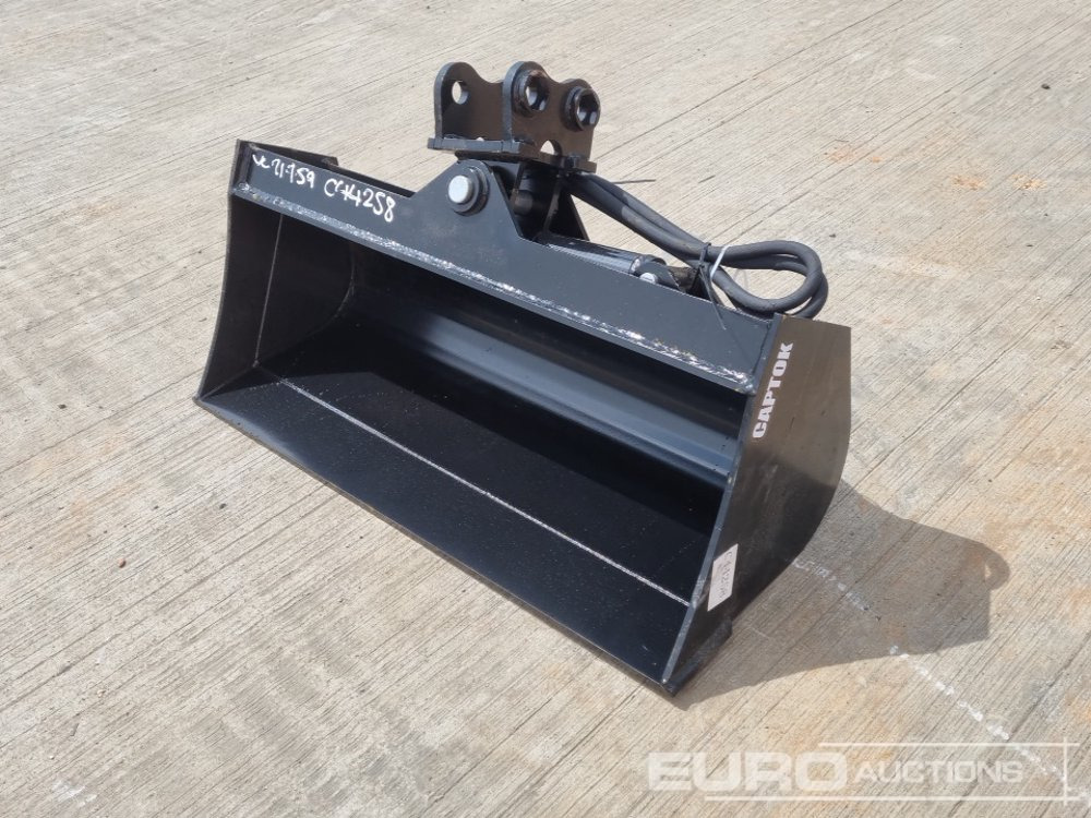 Unused 2025 Captok 32" Hydraulic Titling Bucket 25mm Pin to suit Mini Excavator - Godet: photos 1 Unused 2025 Captok 32" Hydraulic Titling Bucket 25mm Pin to suit Mini Excavator - Godet: photos 1