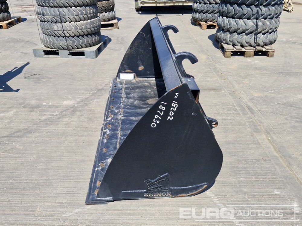 Unused 2025 Rhinox 90" Loading Bucket to suit Telehandler - Godet: photos 2 Unused 2025 Rhinox 90" Loading Bucket to suit Telehandler - Godet: photos 2