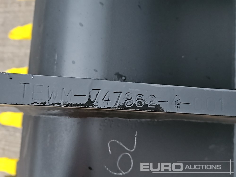 Godet neuf Unused 48" Digging Bucket 70mm Pin to suit 14-16 Ton Excavator: photos 14