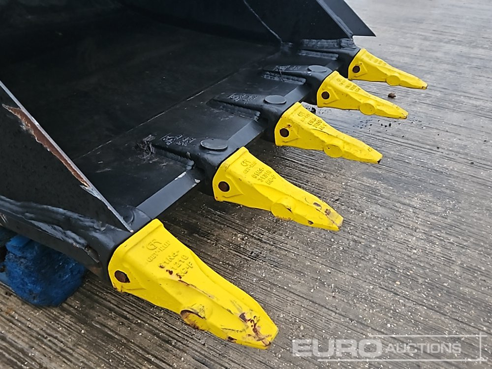 Godet neuf Unused 48" Digging Bucket 70mm Pin to suit 14-16 Ton Excavator: photos 12