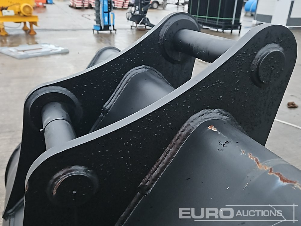 Godet neuf Unused 48" Digging Bucket 70mm Pin to suit 14-16 Ton Excavator: photos 10