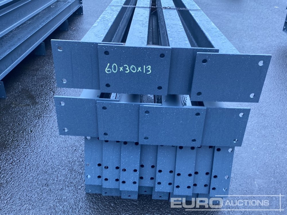 Conteneur comme habitat Unused 60' x 30' x 13' Steel Frame Building, 12.5 Roof Pitch, Purlin Cleats: photos 6 Conteneur comme habitat Unused 60' x 30' x 13' Steel Frame Building, 12.5 Roof Pitch, Purlin Cleats: photos 6