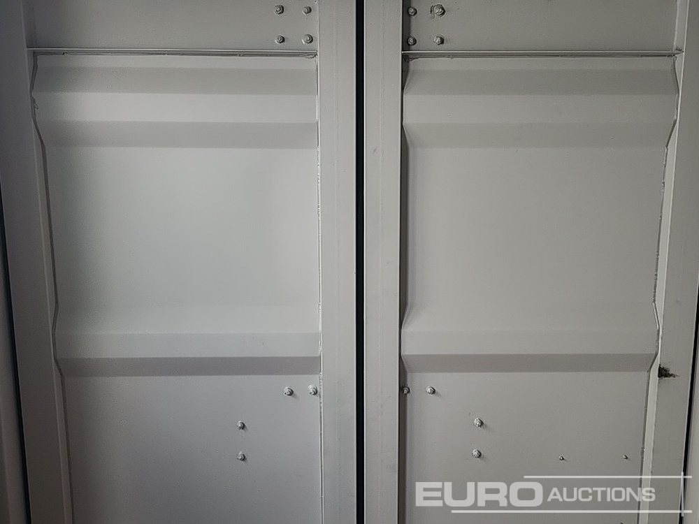 Unused 8' Container, Side Door & Window (Cannot Be Reconsigned) - Conteneur maritime: photos 5 Unused 8' Container, Side Door & Window (Cannot Be Reconsigned) - Conteneur maritime: photos 5