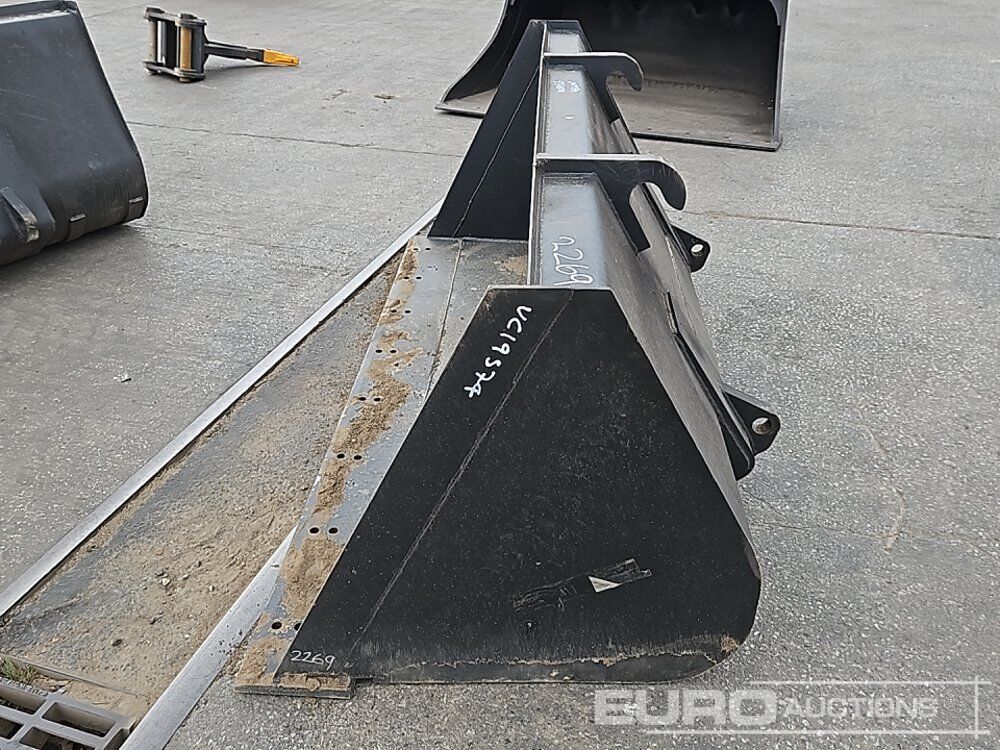 Unused 90" Loading Bucket to suit Telehandler - Godet: photos 2 Unused 90" Loading Bucket to suit Telehandler - Godet: photos 2