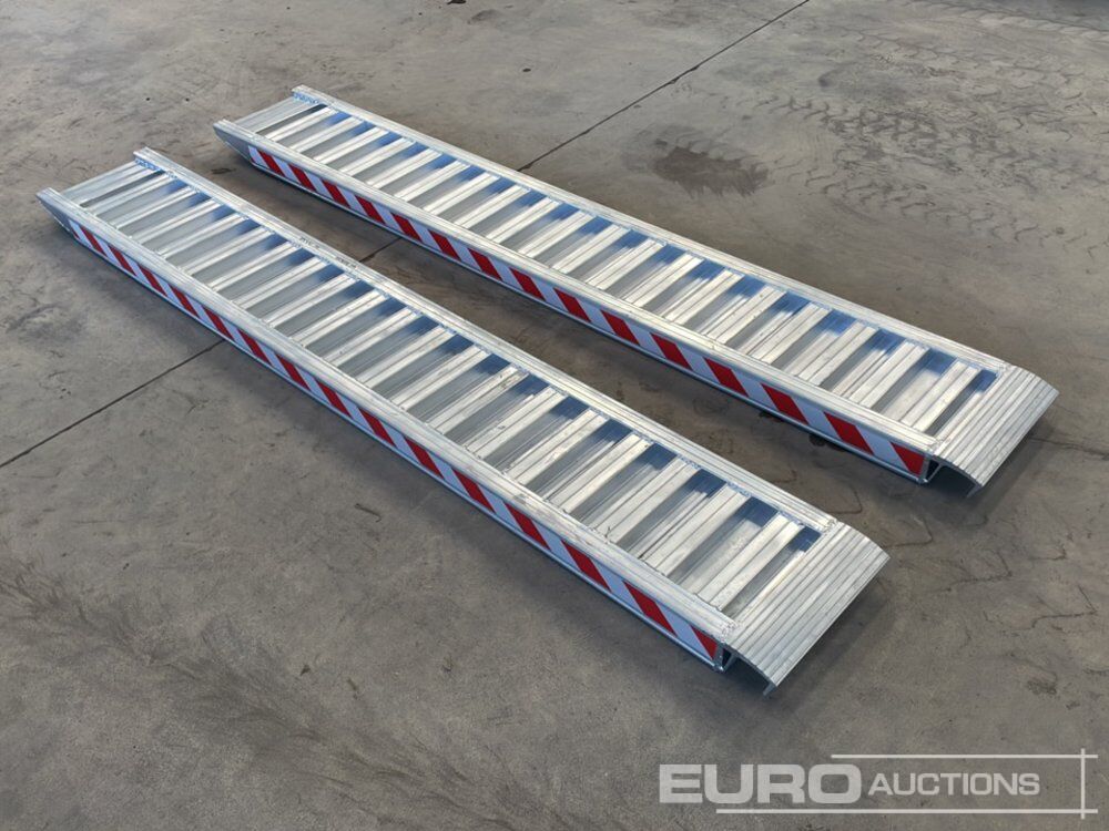 Unused Aluminum Trailers Ramps - Équipement de garage: photos 2 Unused Aluminum Trailers Ramps - Équipement de garage: photos 2