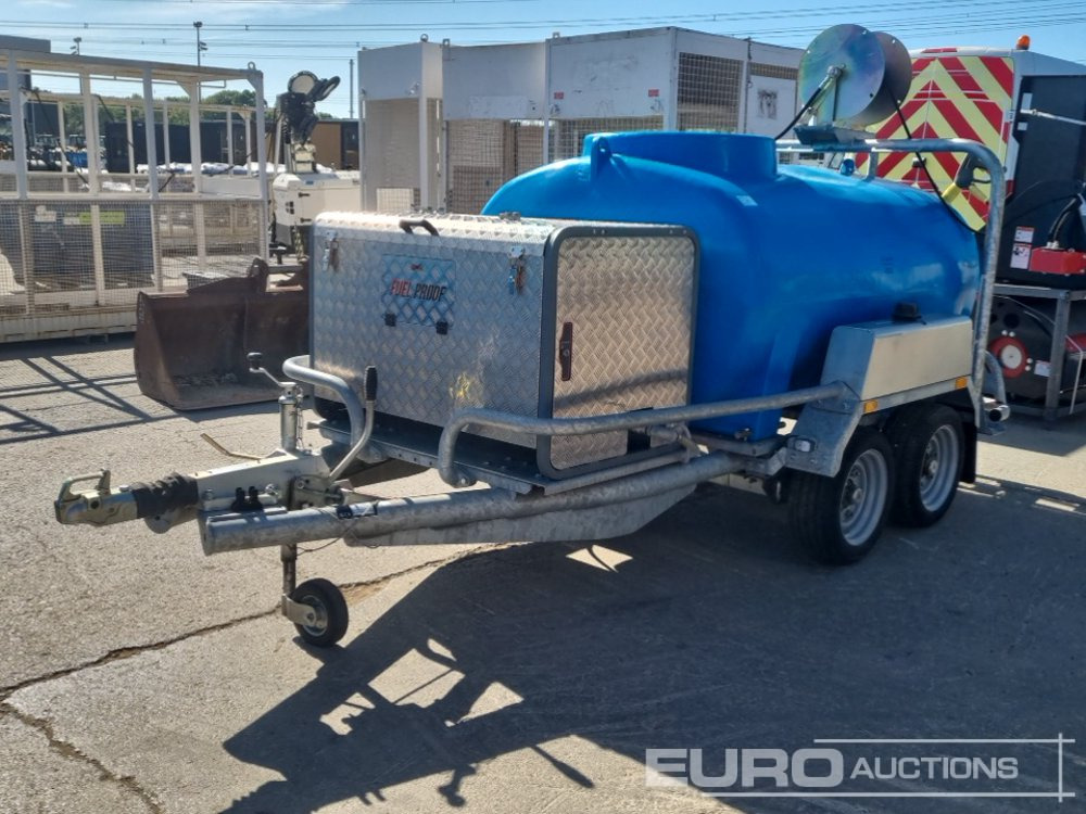 Unused Fuel Proof 2000 Litre Twin Axle Plastic Water Bowser, Karcher Petrol Hot Wash Pressure Washer, Honda Engine - Nettoyeur haute pression: photos 1 Unused Fuel Proof 2000 Litre Twin Axle Plastic Water Bowser, Karcher Petrol Hot Wash Pressure Washer, Honda Engine - Nettoyeur haute pression: photos 1