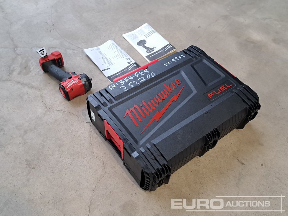 Unused Milwaukee M18 FIW2F38 18V Fuel Brushless 3/8'' Impact Wrench -(Body and Case Only) - Matériel de chantier: photos 3 Unused Milwaukee M18 FIW2F38 18V Fuel Brushless 3/8'' Impact Wrench -(Body and Case Only) - Matériel de chantier: photos 3