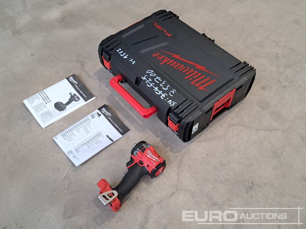 Unused Milwaukee M18 FIW2F38 18V Fuel Brushless 3/8'' Impact Wrench -(Body and Case Only) - Matériel de chantier: photos 4 Unused Milwaukee M18 FIW2F38 18V Fuel Brushless 3/8'' Impact Wrench -(Body and Case Only) - Matériel de chantier: photos 4