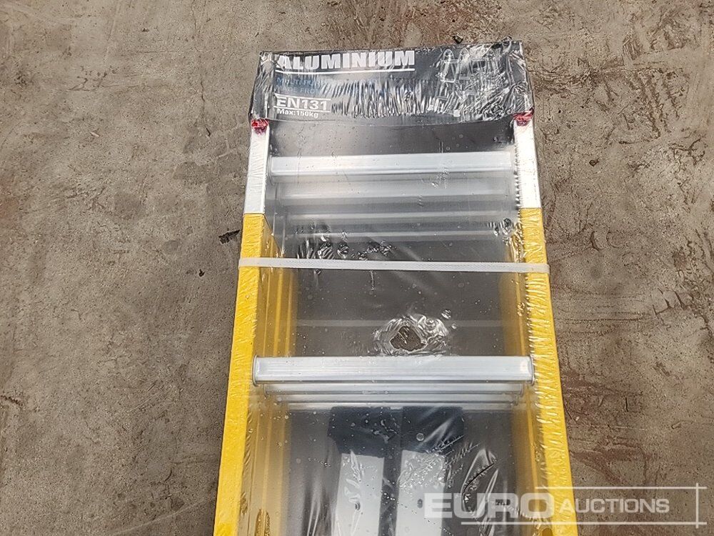 Unused Multipurpose Fibreglass Step Ladder - Équipement de garage: photos 5 Unused Multipurpose Fibreglass Step Ladder - Équipement de garage: photos 5