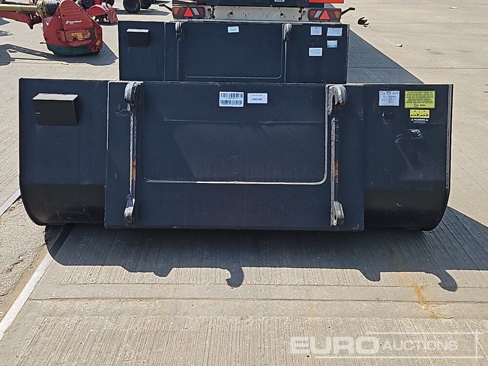 Unused Rhinox 90" Loading Bucket to suit Telehandler - Godet: photos 4 Unused Rhinox 90" Loading Bucket to suit Telehandler - Godet: photos 4