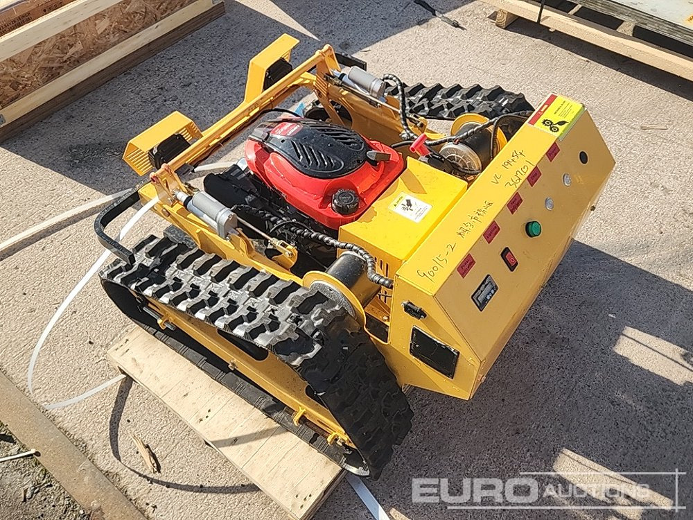 Unused Tracked Remote Control Lawnmower (Remote Control in Office) - Motofaucheuse: photos 4 Unused Tracked Remote Control Lawnmower (Remote Control in Office) - Motofaucheuse: photos 4