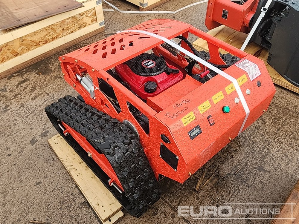 Unused Tracked Remote Control Lawnmower (Remote Control in Office) - Motofaucheuse: photos 3 Unused Tracked Remote Control Lawnmower (Remote Control in Office) - Motofaucheuse: photos 3