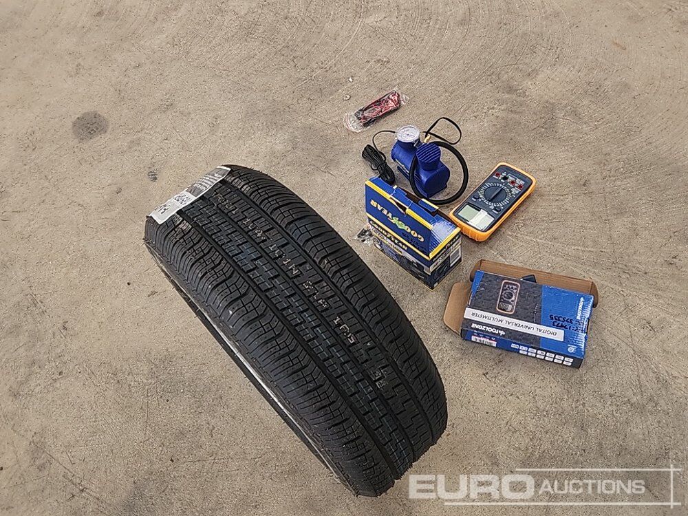 Vehicle Service Kit (12" Tyre, Portable Air Compressor & OBD Scanner) - Équipement de garage: photos 2 Vehicle Service Kit (12" Tyre, Portable Air Compressor & OBD Scanner) - Équipement de garage: photos 2