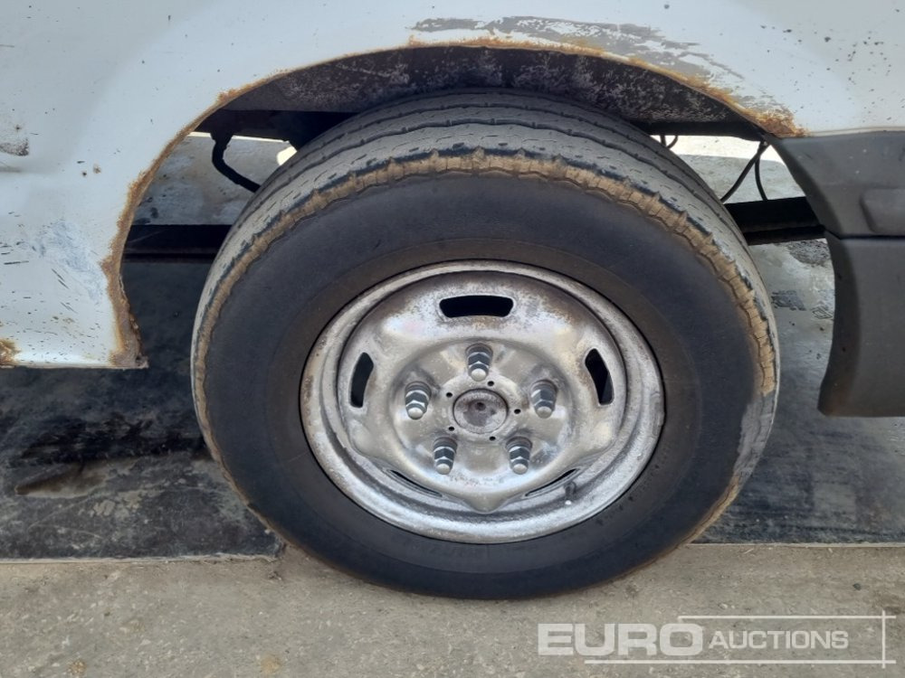 Véhicule utilitaire Ford Transit 125 T350: photos 10